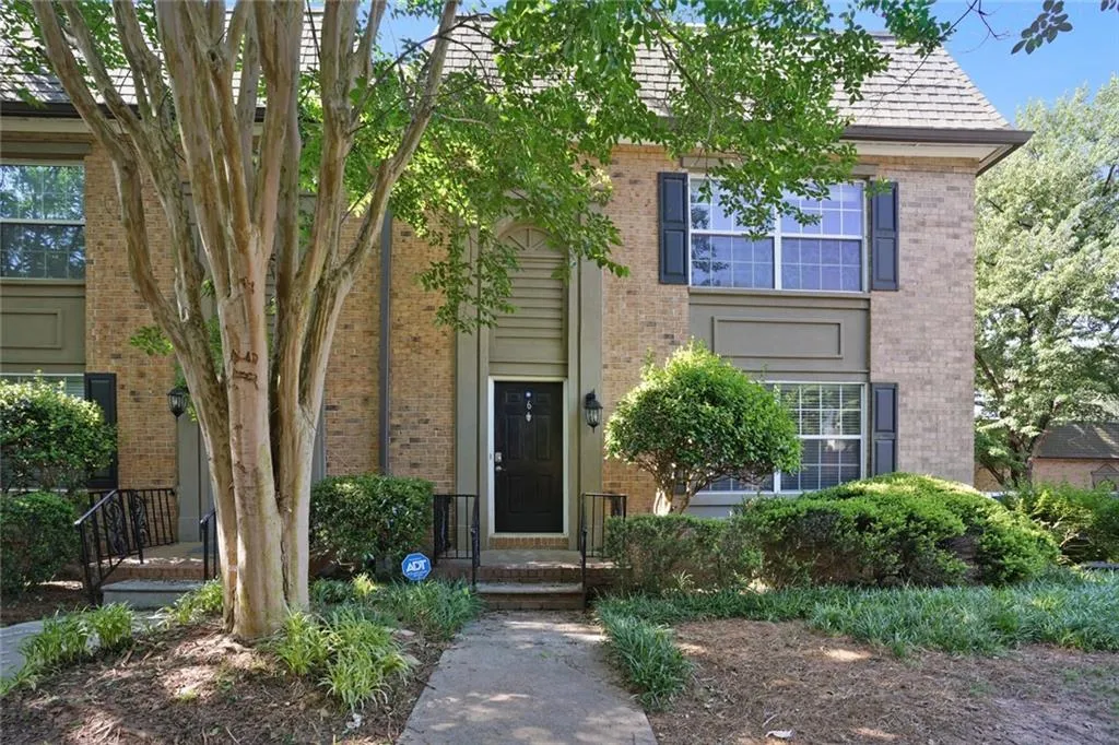 6980 Roswell Road #n6, Sandy Springs, Georgia 30328, 3 Bedrooms Bedrooms, ,2 BathroomsBathrooms,Residential,Sold,6980 Roswell Road #n6,7051543