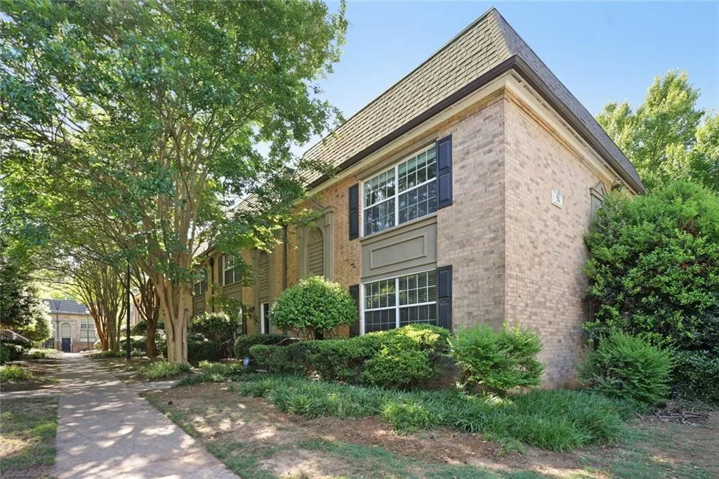 6980 Roswell Road #n6, Sandy Springs, Georgia 30328, 3 Bedrooms Bedrooms, ,2 BathroomsBathrooms,Residential,Sold,6980 Roswell Road #n6,7051543