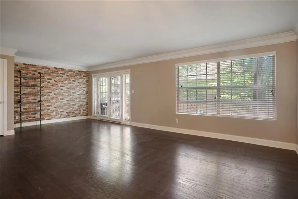 6980 Roswell Road #n6, Sandy Springs, Georgia 30328, 3 Bedrooms Bedrooms, ,2 BathroomsBathrooms,Residential,Sold,6980 Roswell Road #n6,7051543