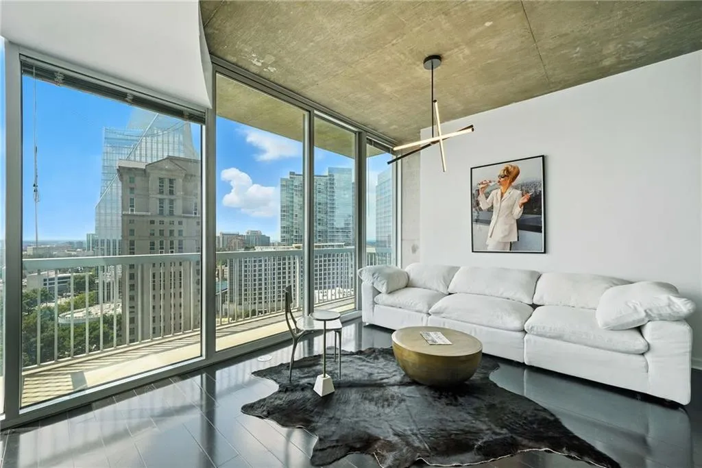 3324 Peachtree Road Unit 1712, Atlanta, Georgia 30326, 1 Bedroom Bedrooms, ,1 BathroomBathrooms,Residential,For Sale,3324 Peachtree Road Unit 1712,7642766