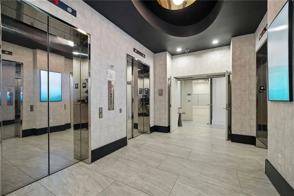 3324 Peachtree Road Unit 1712, Atlanta, Georgia 30326, 1 Bedroom Bedrooms, ,1 BathroomBathrooms,Residential,For Sale,3324 Peachtree Road Unit 1712,7642766