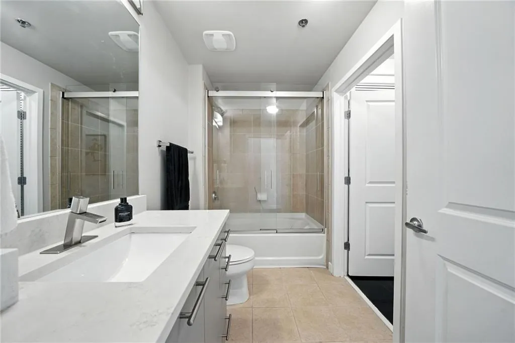 3324 Peachtree Road Unit 1712, Atlanta, Georgia 30326, 1 Bedroom Bedrooms, ,1 BathroomBathrooms,Residential,For Sale,3324 Peachtree Road Unit 1712,7642766