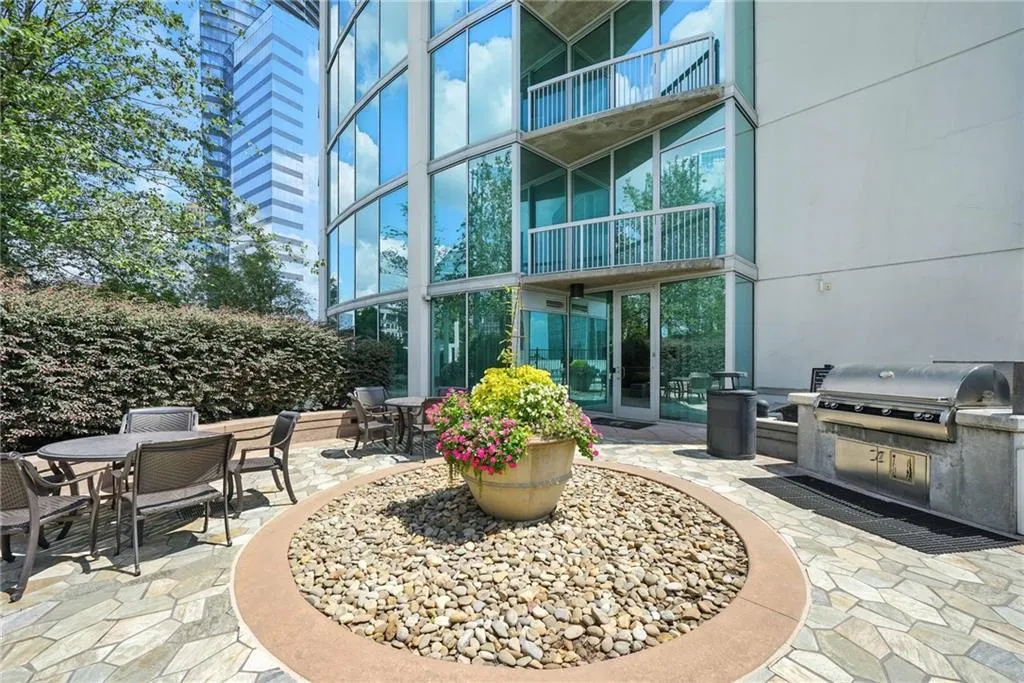 3324 Peachtree Road Unit 1712, Atlanta, Georgia 30326, 1 Bedroom Bedrooms, ,1 BathroomBathrooms,Residential,For Sale,3324 Peachtree Road Unit 1712,7642766