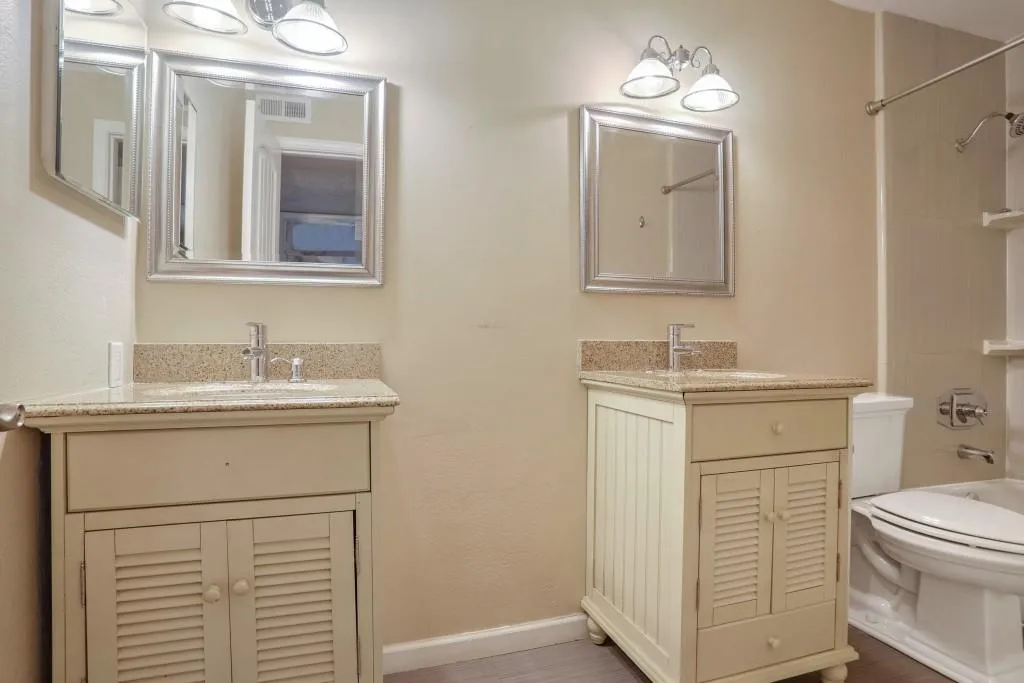 5141 Rosewell Road Unit 4, Atlanta, Georgia 30342, 2 Bedrooms Bedrooms, ,1 BathroomBathrooms,Residential,Sold,5141 Rosewell Road Unit 4,7485783