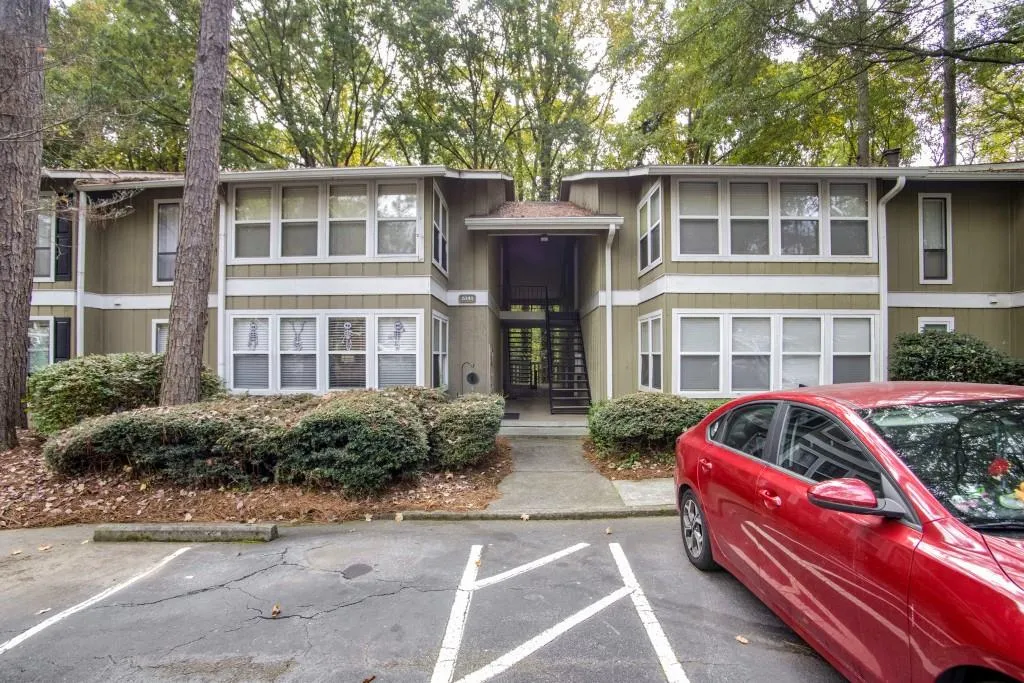 5141 Rosewell Road Unit 4, Atlanta, Georgia 30342, 2 Bedrooms Bedrooms, ,1 BathroomBathrooms,Residential,Sold,5141 Rosewell Road Unit 4,7485783