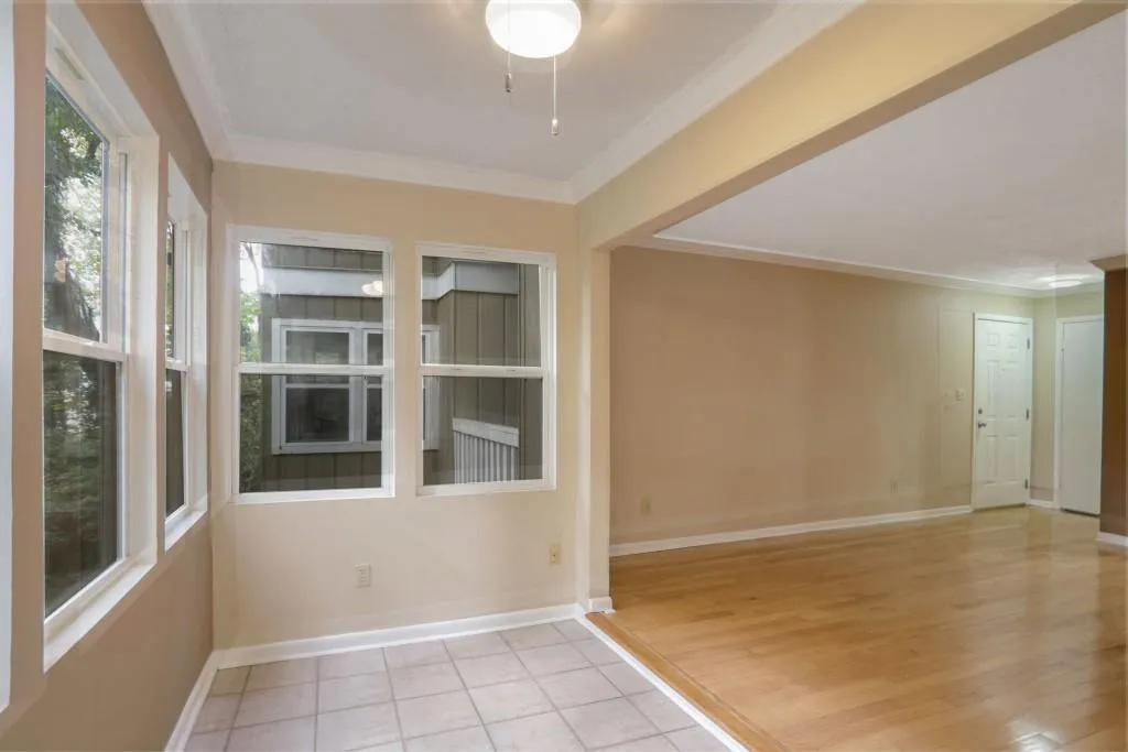 5141 Rosewell Road Unit 4, Atlanta, Georgia 30342, 2 Bedrooms Bedrooms, ,1 BathroomBathrooms,Residential,Sold,5141 Rosewell Road Unit 4,7485783