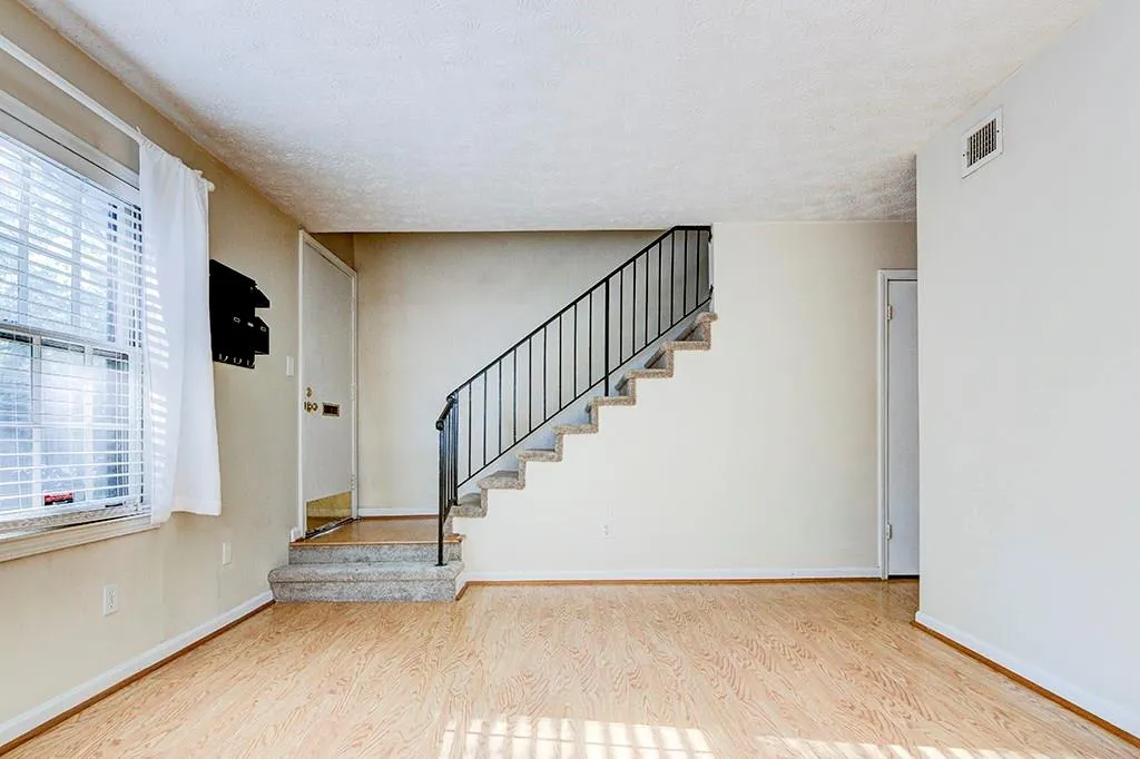 11 Arpege Way Nw Unit -, Atlanta, Georgia 30327, 2 Bedrooms Bedrooms, ,2 BathroomsBathrooms,Residential,Sold,11 Arpege Way Nw Unit -,5887926