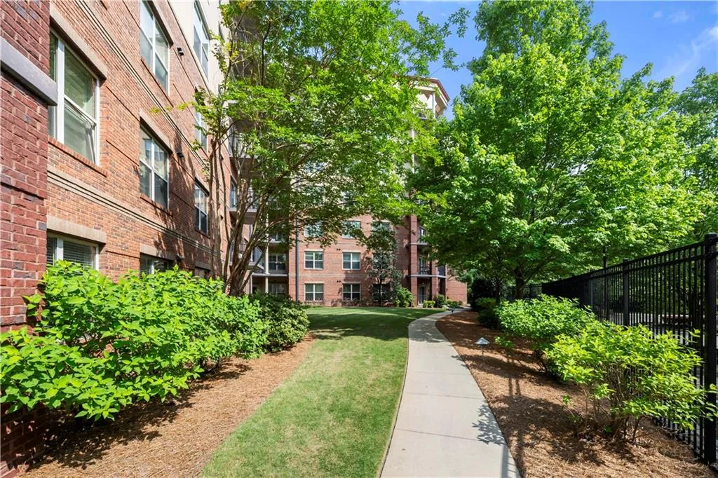 200 River Vista Drive Unit 120, Atlanta, Georgia 30339, 2 Bedrooms Bedrooms, 0 ,2 BathroomsBathrooms,Residential,For Sale,200 River Vista Drive Unit 120,7778621