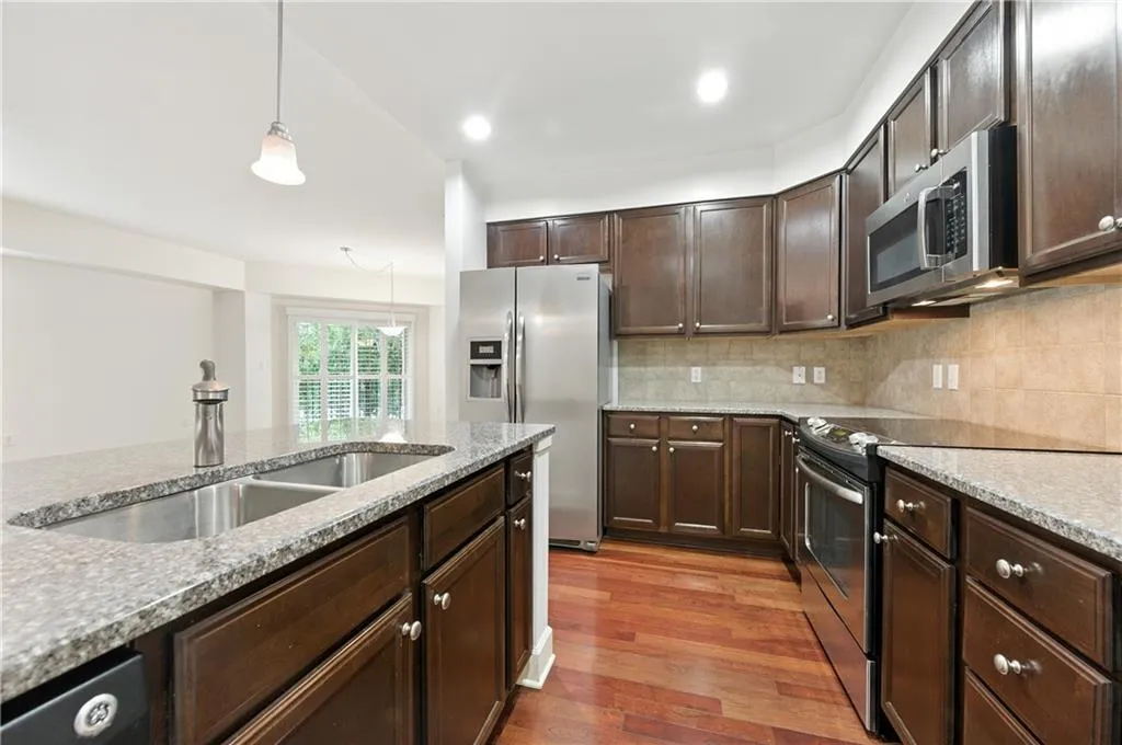 200 River Vista Drive Unit 120, Atlanta, Georgia 30339, 2 Bedrooms Bedrooms, 0 ,2 BathroomsBathrooms,Residential,For Sale,200 River Vista Drive Unit 120,7778621