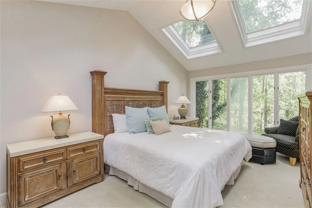 120 Ridgemont Trace, Sandy Springs, Georgia 30350, 6 Bedrooms Bedrooms, ,6 BathroomsBathrooms,Residential,Sold,120 Ridgemont Trace,6815556