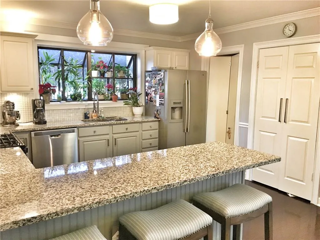 5400 Roswell Road Unit A2, Atlanta, Georgia 30342, 3 Bedrooms Bedrooms, ,1 BathroomBathrooms,Residential,Sold,5400 Roswell Road Unit A2,5854247