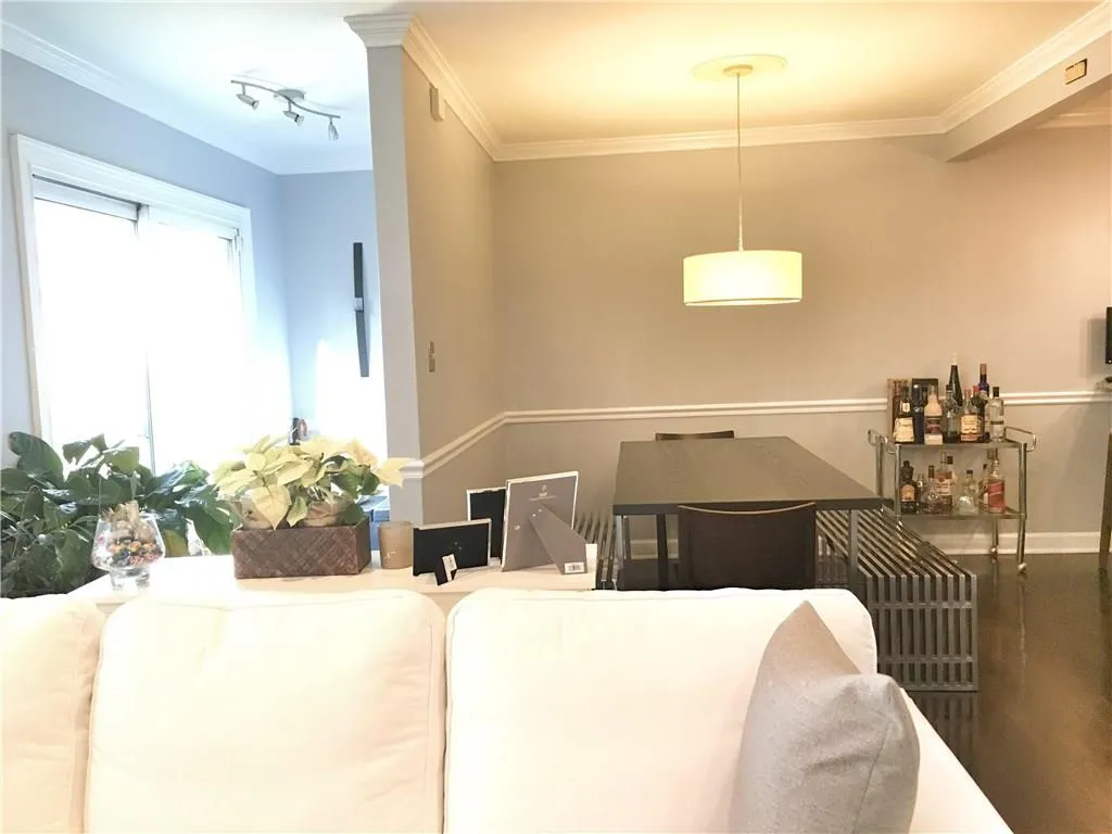 5400 Roswell Road Unit A2, Atlanta, Georgia 30342, 3 Bedrooms Bedrooms, ,1 BathroomBathrooms,Residential,Sold,5400 Roswell Road Unit A2,5854247