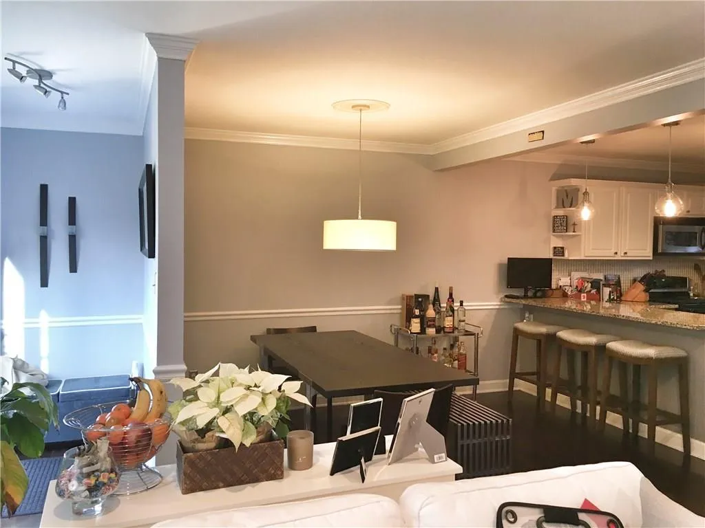 5400 Roswell Road Unit A2, Atlanta, Georgia 30342, 3 Bedrooms Bedrooms, ,1 BathroomBathrooms,Residential,Sold,5400 Roswell Road Unit A2,5854247