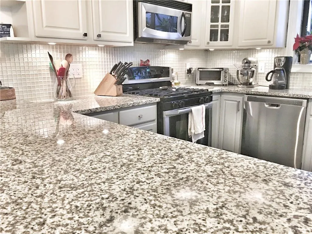 5400 Roswell Road Unit A2, Atlanta, Georgia 30342, 3 Bedrooms Bedrooms, ,1 BathroomBathrooms,Residential,Sold,5400 Roswell Road Unit A2,5854247