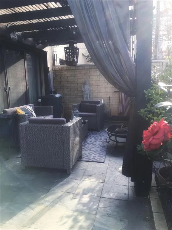 5400 Roswell Road Unit A2, Atlanta, Georgia 30342, 3 Bedrooms Bedrooms, ,1 BathroomBathrooms,Residential,Sold,5400 Roswell Road Unit A2,5854247