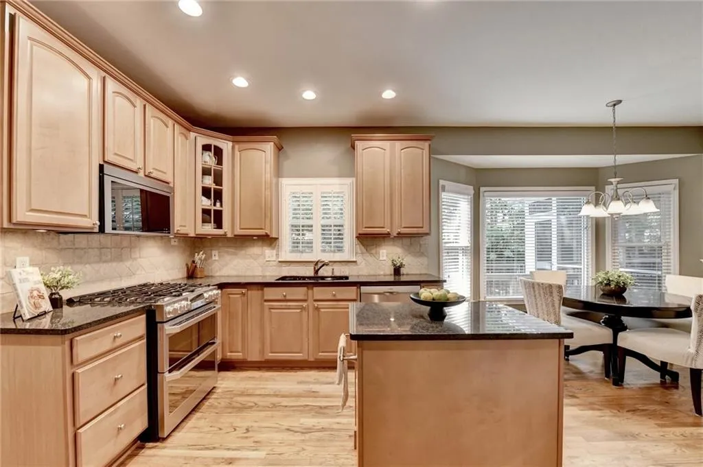 2947 Mitchell Cove Ne, Brookhaven, Georgia 30319, 3 Bedrooms Bedrooms, 0 ,2 BathroomsBathrooms,Residential,For Sale,2947 Mitchell Cove Ne,7756754