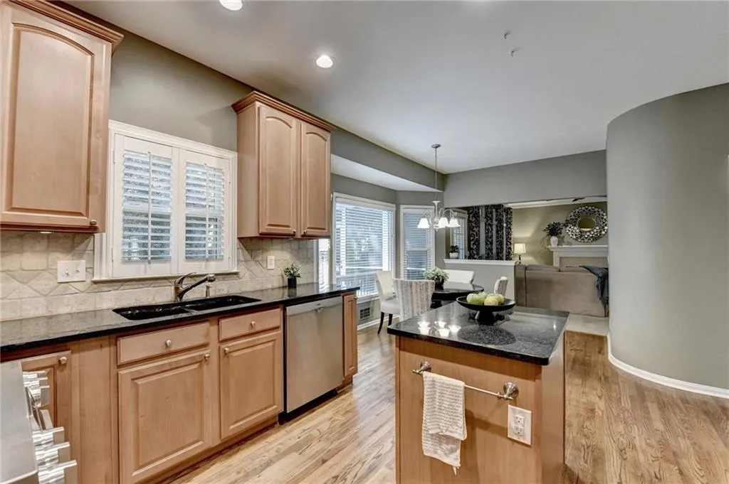 2947 Mitchell Cove Ne, Brookhaven, Georgia 30319, 3 Bedrooms Bedrooms, 0 ,2 BathroomsBathrooms,Residential,For Sale,2947 Mitchell Cove Ne,7756754