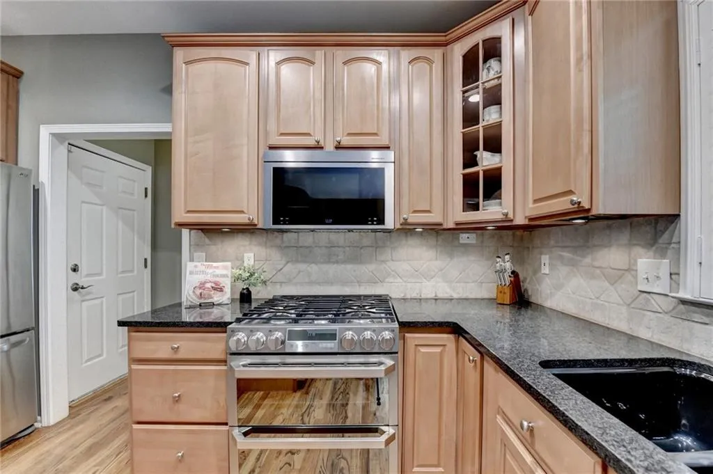 2947 Mitchell Cove Ne, Brookhaven, Georgia 30319, 3 Bedrooms Bedrooms, 0 ,2 BathroomsBathrooms,Residential,For Sale,2947 Mitchell Cove Ne,7756754