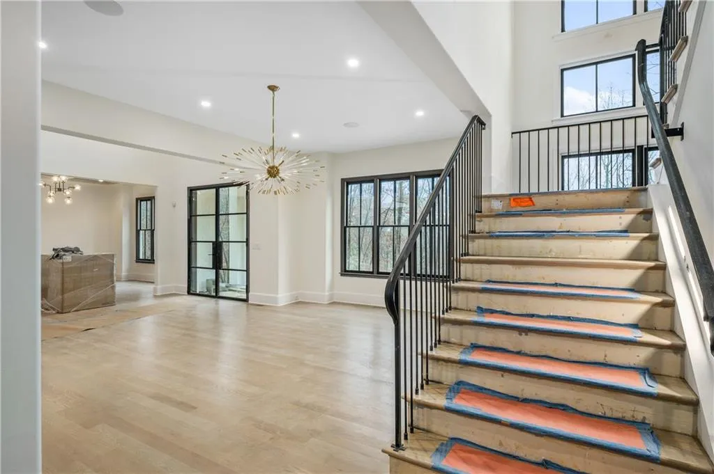 1113 Crest Valley Drive, Sandy Springs, Georgia 30327, 6 Bedrooms Bedrooms, ,7 BathroomsBathrooms,Residential,Sold,1113 Crest Valley Drive,6979158