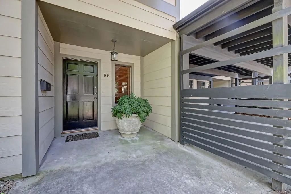 85 Forrest Place, Sandy Springs, Georgia 30328, 3 Bedrooms Bedrooms, ,2 BathroomsBathrooms,Residential,Sold,85 Forrest Place,6871666