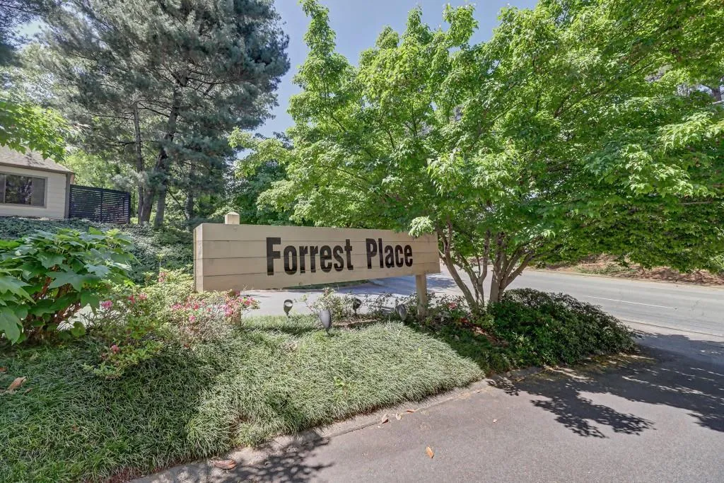 85 Forrest Place, Sandy Springs, Georgia 30328, 3 Bedrooms Bedrooms, ,2 BathroomsBathrooms,Residential,Sold,85 Forrest Place,6871666