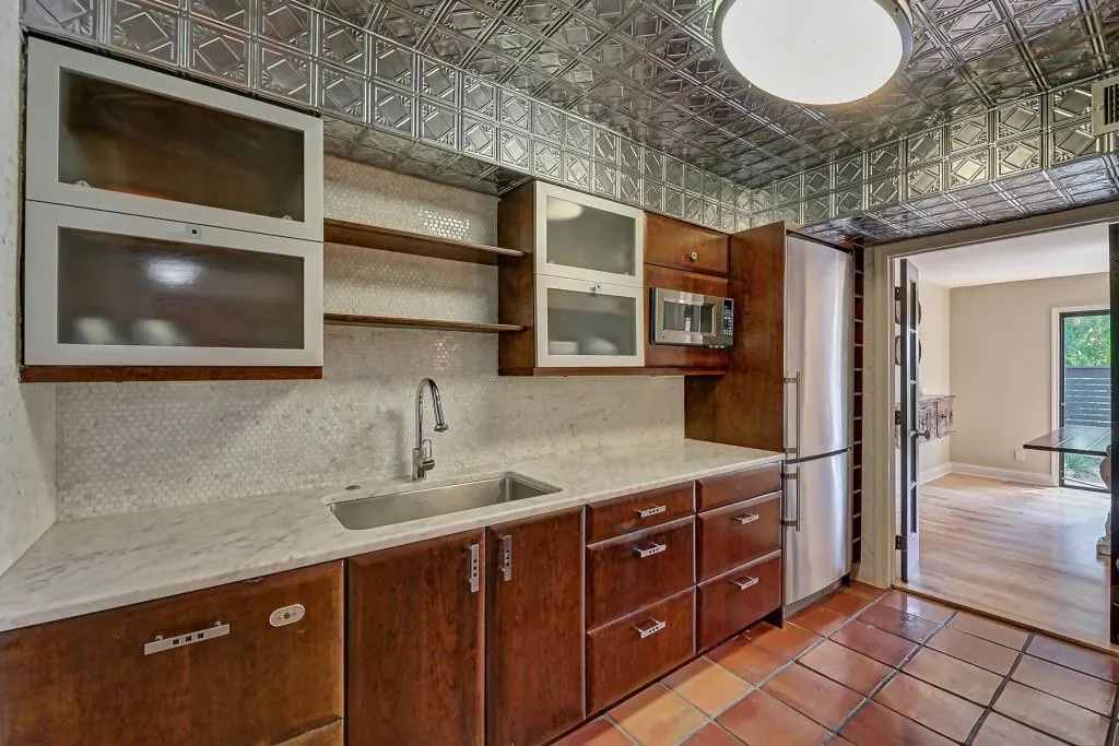 85 Forrest Place, Sandy Springs, Georgia 30328, 3 Bedrooms Bedrooms, ,2 BathroomsBathrooms,Residential,Sold,85 Forrest Place,6871666