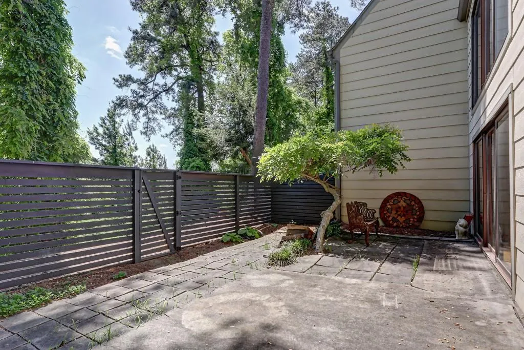 85 Forrest Place, Sandy Springs, Georgia 30328, 3 Bedrooms Bedrooms, ,2 BathroomsBathrooms,Residential,Sold,85 Forrest Place,6871666