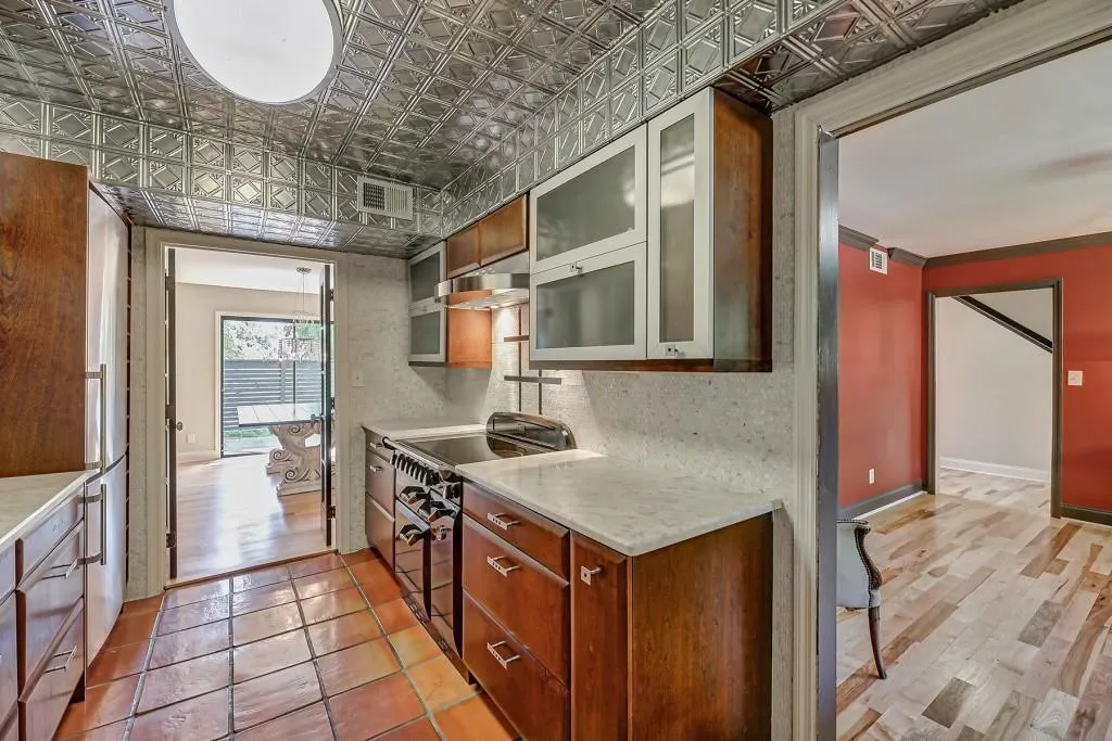 85 Forrest Place, Sandy Springs, Georgia 30328, 3 Bedrooms Bedrooms, ,2 BathroomsBathrooms,Residential,Sold,85 Forrest Place,6871666