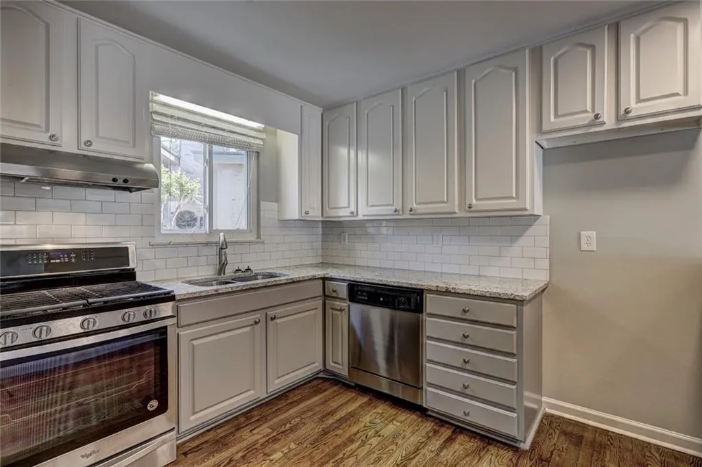 346 Carpenter Drive Unit 77, Sandy Springs, Georgia 30328, 2 Bedrooms Bedrooms, ,1 BathroomBathrooms,Residential,Sold,346 Carpenter Drive Unit 77,6872548