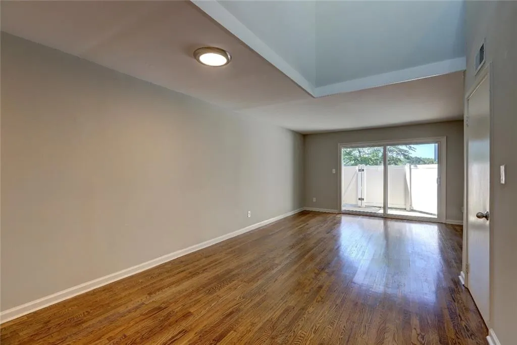 346 Carpenter Drive Unit 77, Sandy Springs, Georgia 30328, 2 Bedrooms Bedrooms, ,1 BathroomBathrooms,Residential,Sold,346 Carpenter Drive Unit 77,6872548