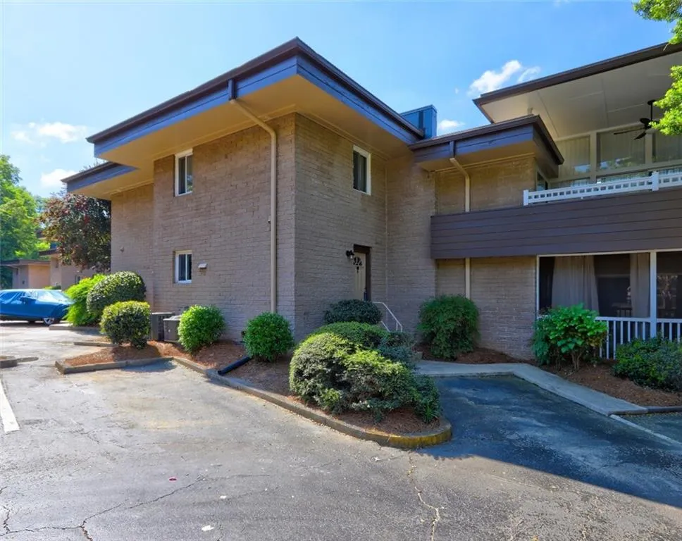 346 Carpenter Drive Unit 77, Sandy Springs, Georgia 30328, 2 Bedrooms Bedrooms, ,1 BathroomBathrooms,Residential,Sold,346 Carpenter Drive Unit 77,6872548