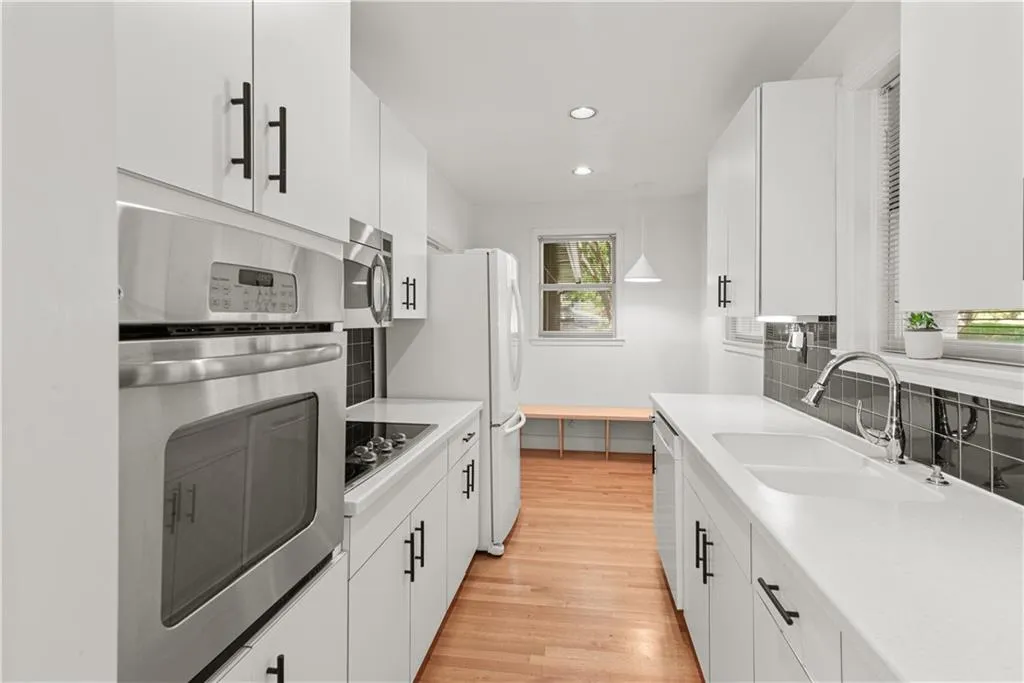 2901 N Hills Drive Ne, Atlanta, Georgia 30305, 3 Bedrooms Bedrooms, ,3 BathroomsBathrooms,Residential,For Sale,2901 N Hills Drive Ne,7611407