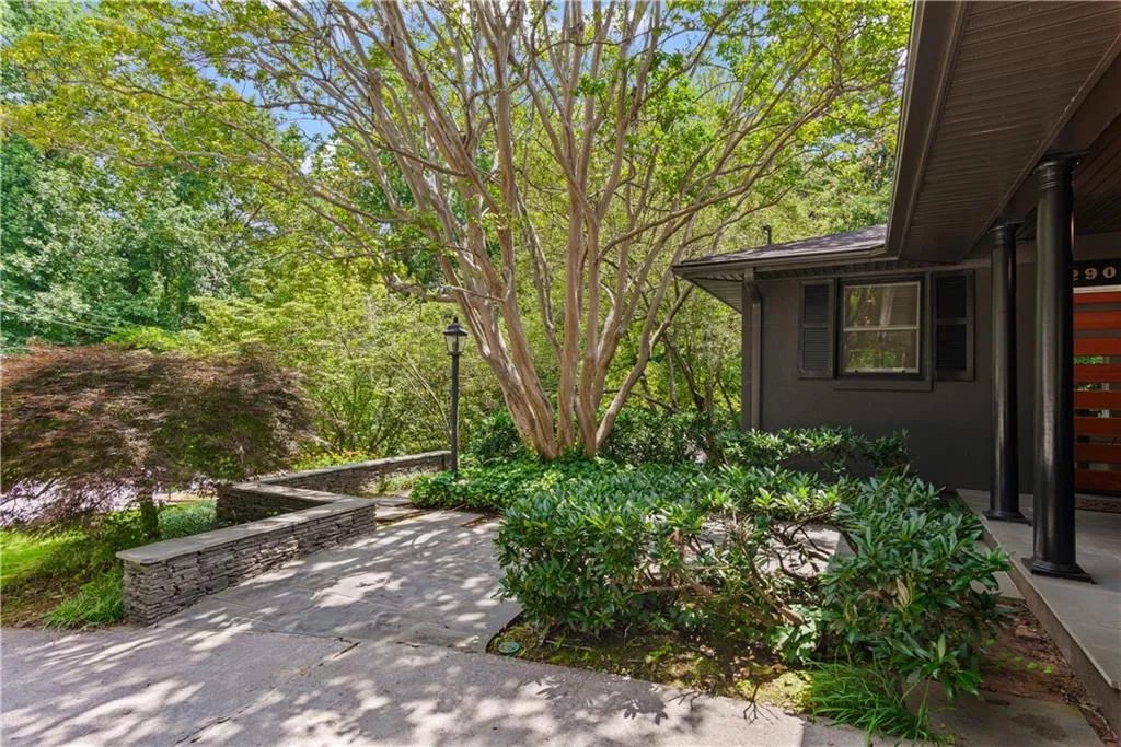 Gorgeous landscaping.