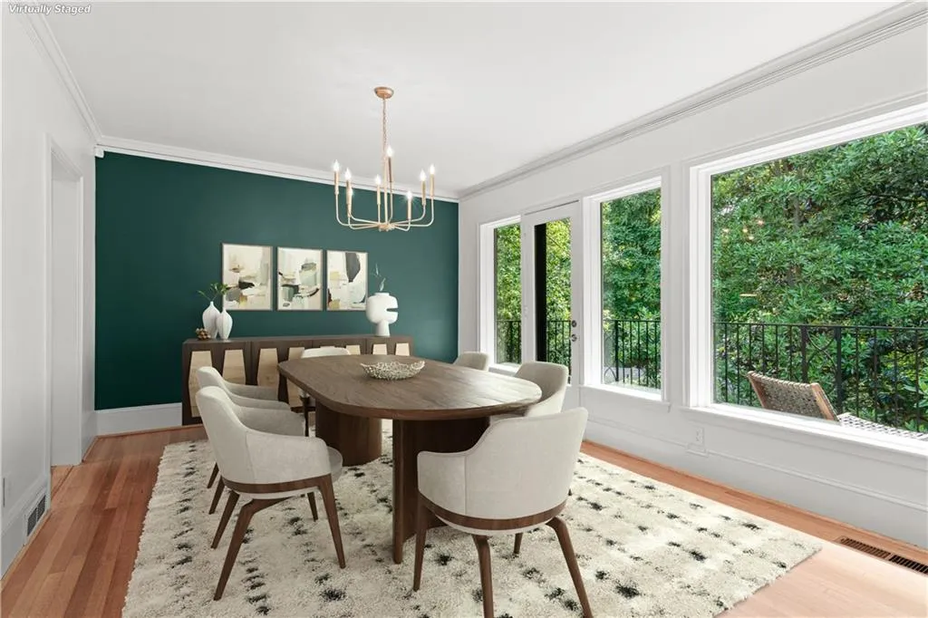 Spacious dining area.  Virtually staged.
