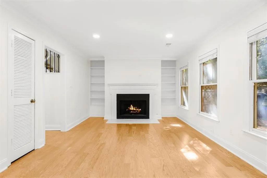 232 Peachtree Hollow Court, Sandy Springs, Georgia 30328, 2 Bedrooms Bedrooms, ,2 BathroomsBathrooms,Residential,For Sale,232 Peachtree Hollow Court,7709472
