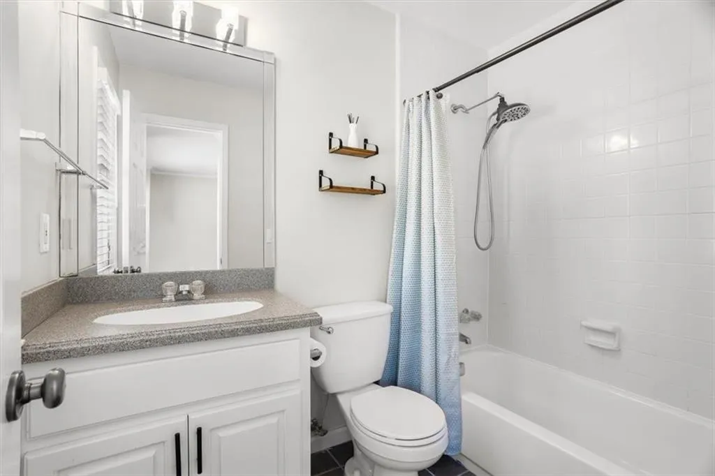 232 Peachtree Hollow Court, Sandy Springs, Georgia 30328, 2 Bedrooms Bedrooms, ,2 BathroomsBathrooms,Residential,For Sale,232 Peachtree Hollow Court,7709472