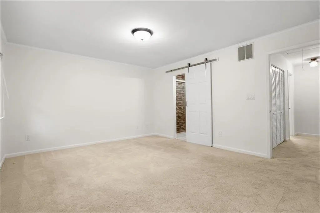 232 Peachtree Hollow Court, Sandy Springs, Georgia 30328, 2 Bedrooms Bedrooms, ,2 BathroomsBathrooms,Residential,For Sale,232 Peachtree Hollow Court,7709472