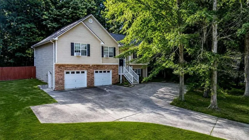 321 Four Oaks Drive, Powder Springs, Georgia 30127
