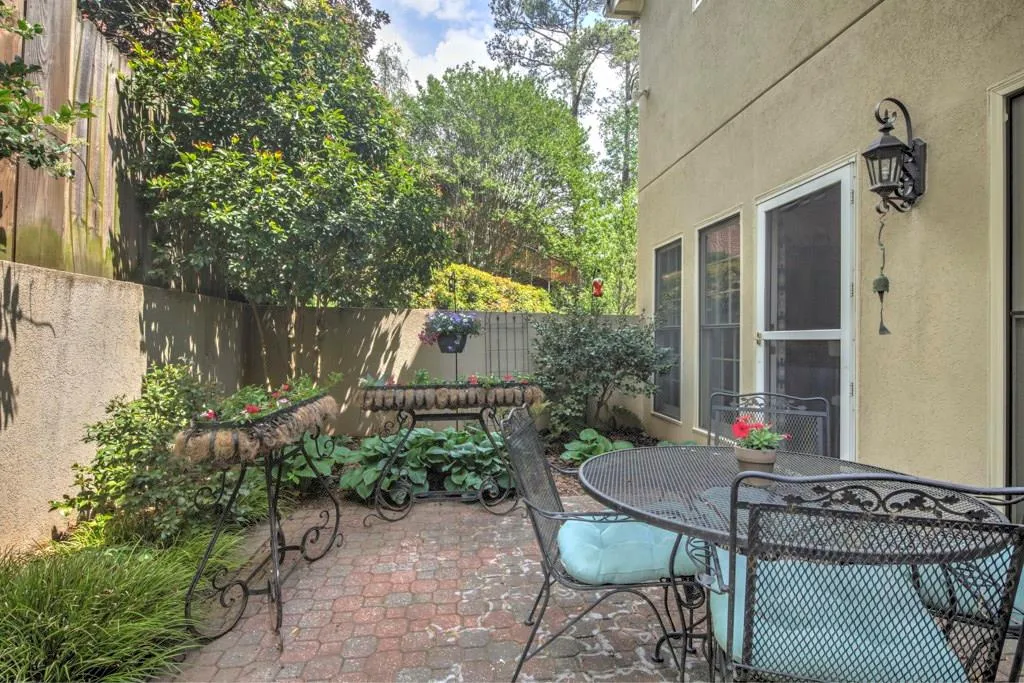 225 Embassy Court, Sandy Springs, Georgia 30328, 3 Bedrooms Bedrooms, ,2 BathroomsBathrooms,Residential,Sold,225 Embassy Court,5841390