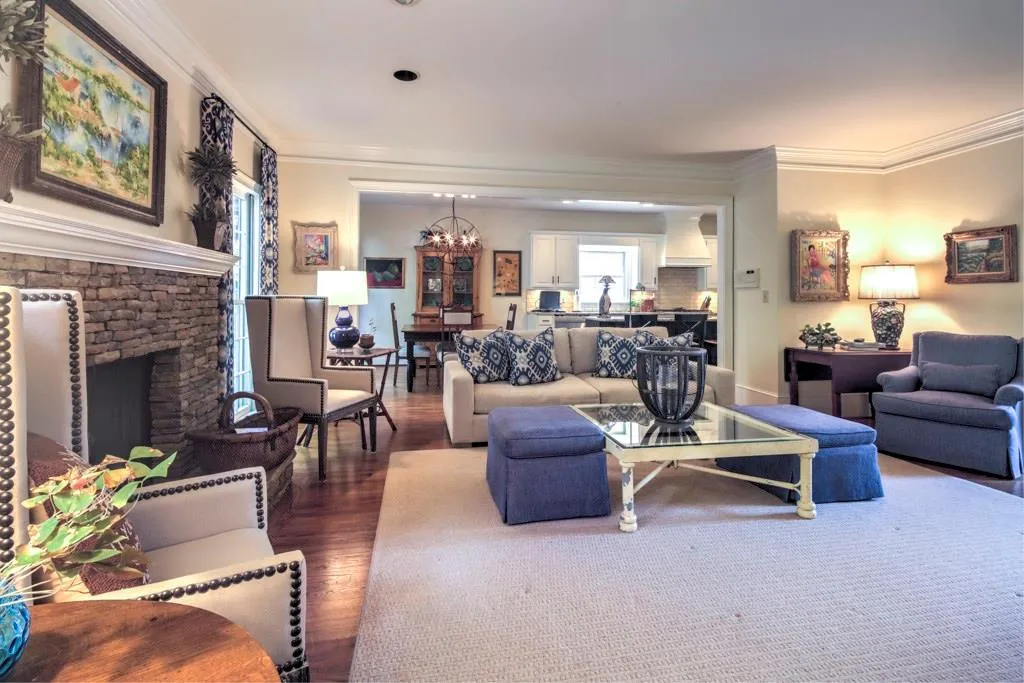 225 Embassy Court, Sandy Springs, Georgia 30328, 3 Bedrooms Bedrooms, ,2 BathroomsBathrooms,Residential,Sold,225 Embassy Court,5841390