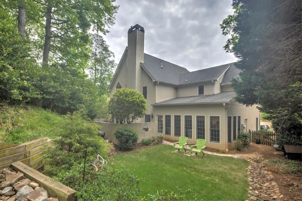 225 Embassy Court, Sandy Springs, Georgia 30328, 3 Bedrooms Bedrooms, ,2 BathroomsBathrooms,Residential,Sold,225 Embassy Court,5841390