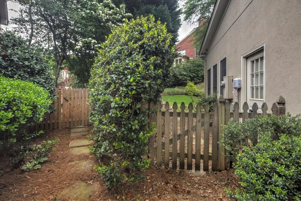 225 Embassy Court, Sandy Springs, Georgia 30328, 3 Bedrooms Bedrooms, ,2 BathroomsBathrooms,Residential,Sold,225 Embassy Court,5841390