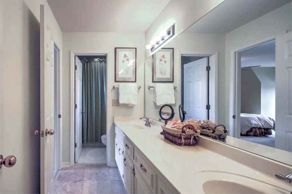 225 Embassy Court, Sandy Springs, Georgia 30328, 3 Bedrooms Bedrooms, ,2 BathroomsBathrooms,Residential,Sold,225 Embassy Court,5841390
