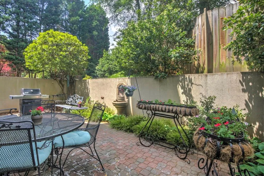 225 Embassy Court, Sandy Springs, Georgia 30328, 3 Bedrooms Bedrooms, ,2 BathroomsBathrooms,Residential,Sold,225 Embassy Court,5841390