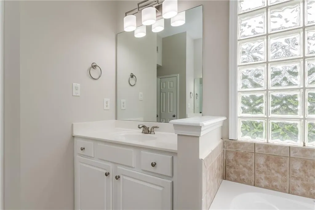 7305 Village Creek Trace, Atlanta, Georgia 30328, 4 Bedrooms Bedrooms, ,3 BathroomsBathrooms,Residential,Sold,7305 Village Creek Trace,6543773
