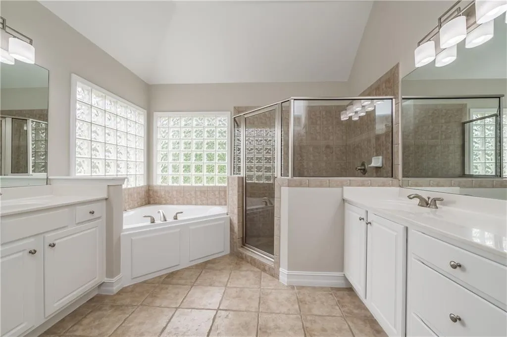 7305 Village Creek Trace, Atlanta, Georgia 30328, 4 Bedrooms Bedrooms, ,3 BathroomsBathrooms,Residential,Sold,7305 Village Creek Trace,6543773