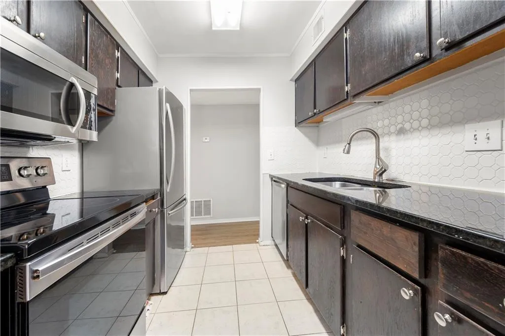 1107 Old Hammond Chase, Atlanta, Georgia 30350, 2 Bedrooms Bedrooms, ,2 BathroomsBathrooms,Residential,Sold,1107 Old Hammond Chase,7503057