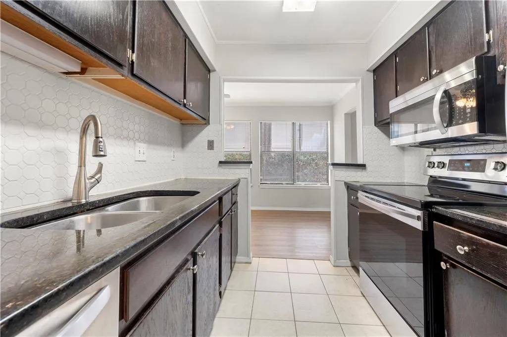 1107 Old Hammond Chase, Atlanta, Georgia 30350, 2 Bedrooms Bedrooms, ,2 BathroomsBathrooms,Residential,Sold,1107 Old Hammond Chase,7503057