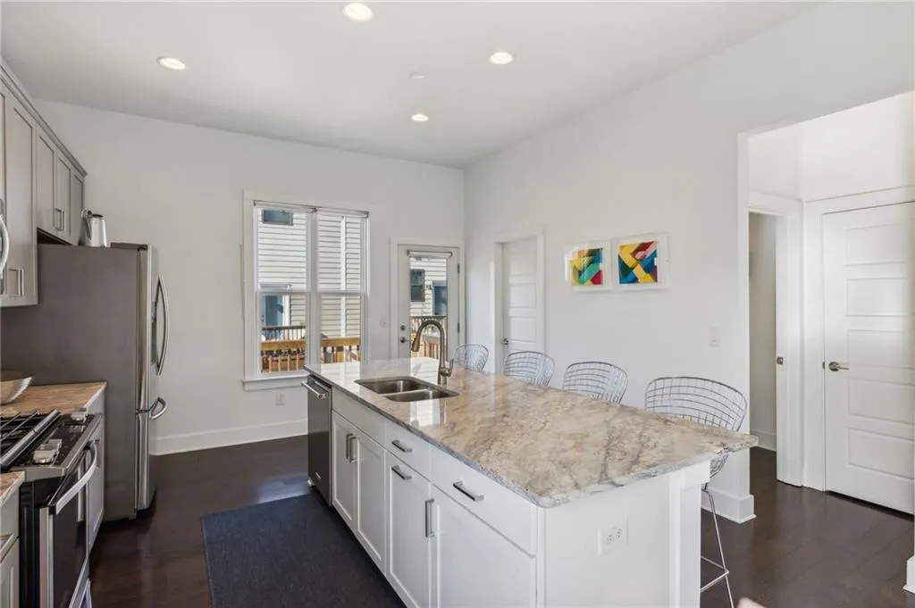 2034 Rockledge Road Ne, Atlanta, Georgia 30324, 3 Bedrooms Bedrooms, ,3 BathroomsBathrooms,Residential,For Sale,2034 Rockledge Road Ne,7582566