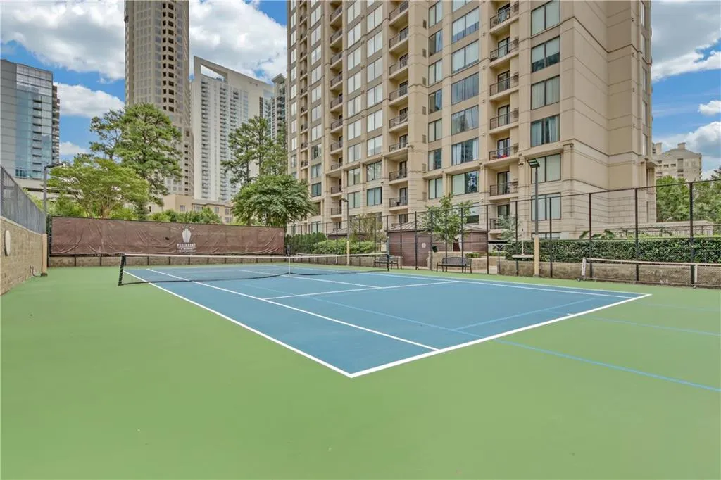 3445 Stratford Road Ne Unit 305, Atlanta, Georgia 30326, 1 Bedroom Bedrooms, ,1 BathroomBathrooms,Residential,For Sale,3445 Stratford Road Ne Unit 305,7641998